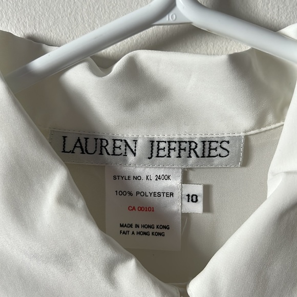 🤩 3 for $20 / Lauren Jeffries White Blouse with embroidered pattern - Picture 4 of 5